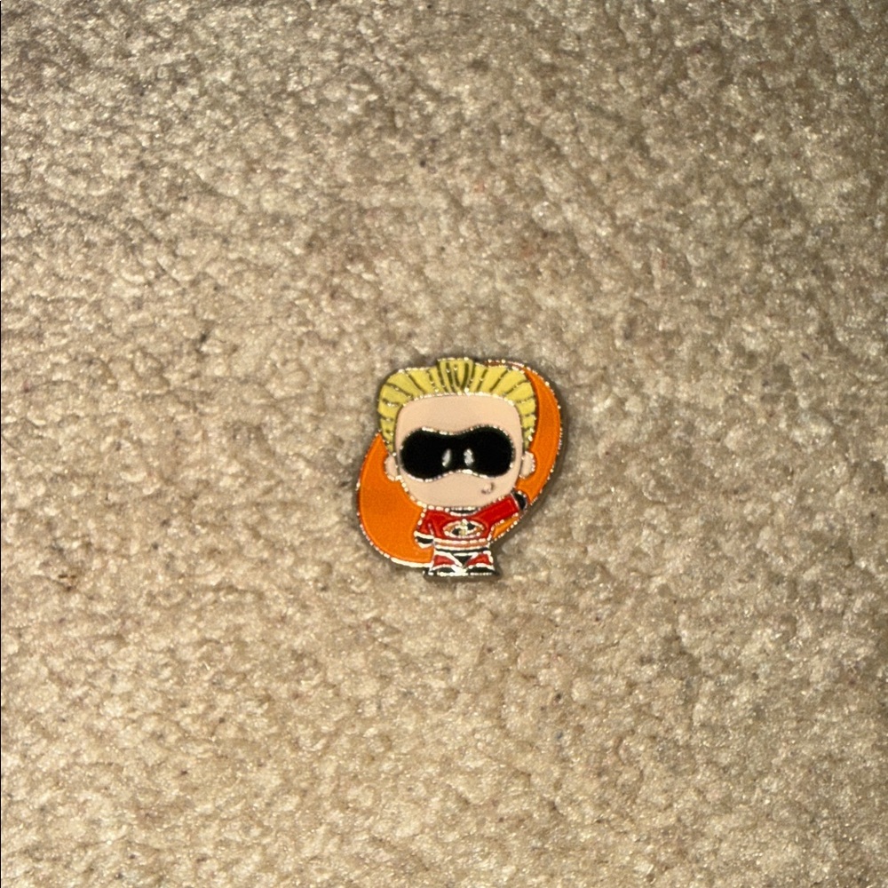Disney Dash incredibles Pin with Orange and Black
